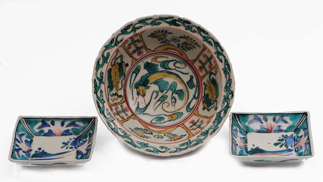 Appraisal: A pair of Japanese Proto enamel dishes and a Japanese