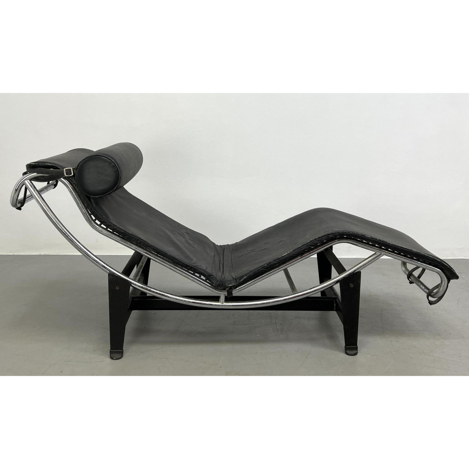 Appraisal: Le Corbusier style Gravity Chaise Lounge Chrome tube frame Dimensions