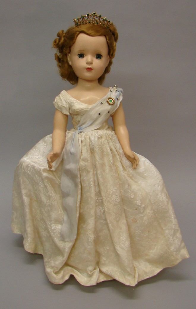 Appraisal: HP 's tagged Queen Elizabeth doll She is all original