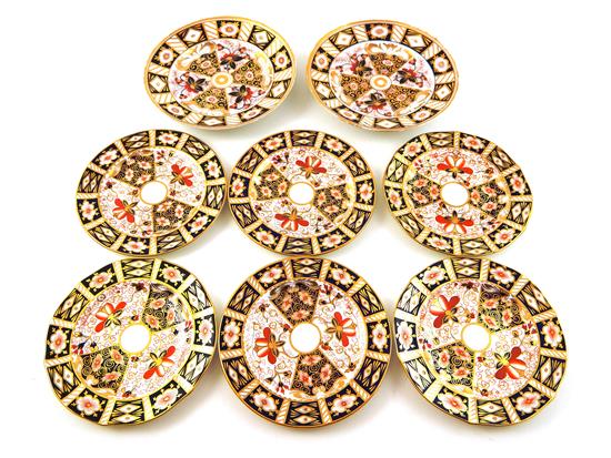 Appraisal: Eight Imari style plates th C two luncheon plates with