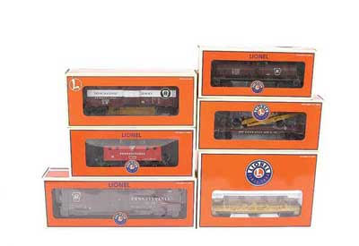 Appraisal: Lionel O Gauge Pennsylvania Freight Cars consisting of Long Dump