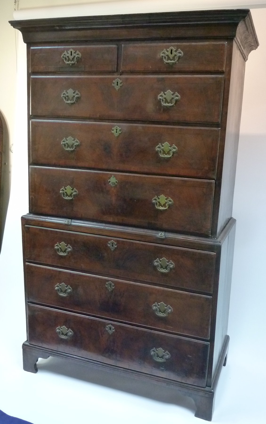 Appraisal: A George III walnut and crossbanded chest on chest the