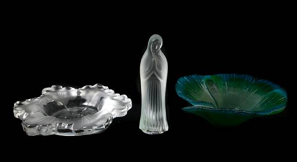 Appraisal: A group of three Lalique and Daum glass decorative articles