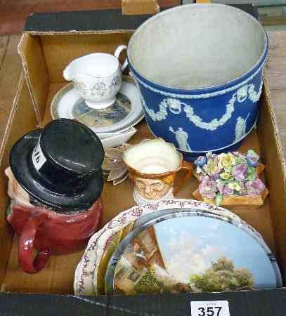 Appraisal: A collection of Various Pottery to include a Large Wedgwood