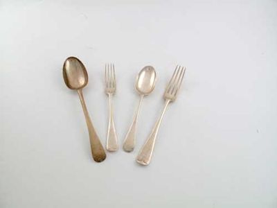 Appraisal: An Edwardian part canteen of Old English pattern flatware tablespoons