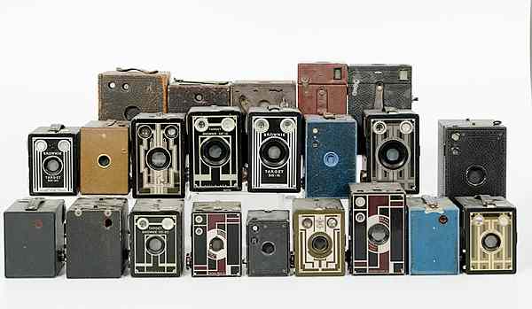 Appraisal: Group of Brownie Cameras Lot of Includes a fiftieth anniversary