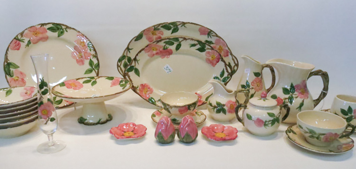 Appraisal: FRANCISCAN DESSERT ROSE DINNERWARE SET pieces comprised of dinner plates