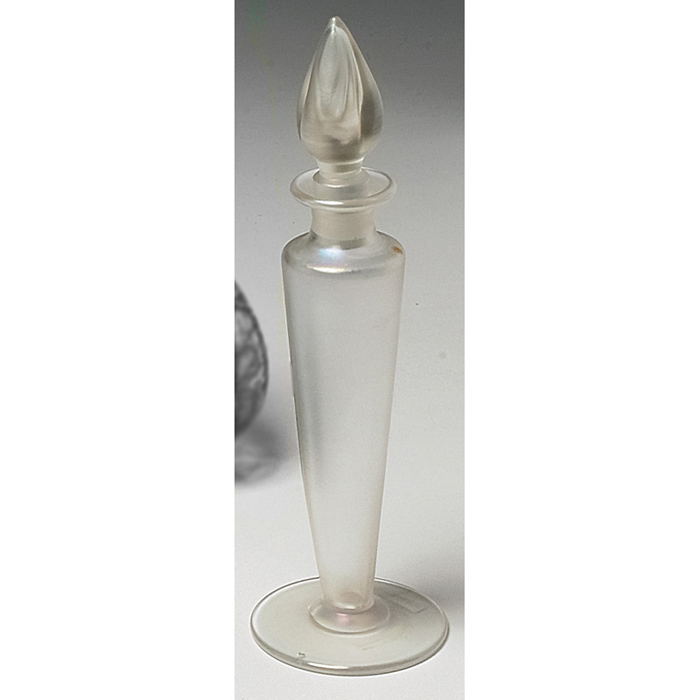 Appraisal: Steuben perfume bottle and stopper Verre de Soie glass shape