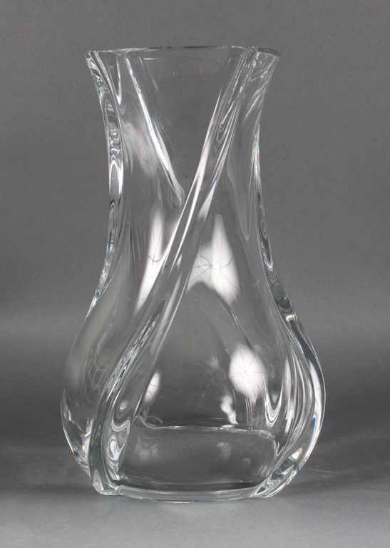 Appraisal: Baccarat molded crystal vase th century stylized twist decoration acid