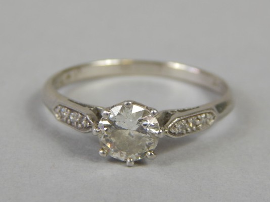 Appraisal: A diamond solitaire ring with central stone approx cts with