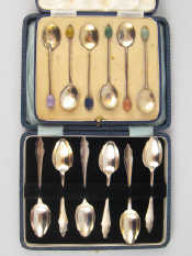 Appraisal: A set of six boxed silver bean end coffee spoons