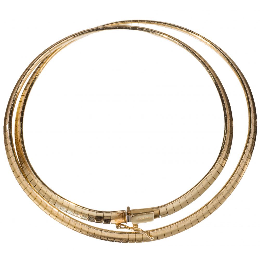 Appraisal: K YELLOW GOLD OMEGA CHOKER NECKLACE mm wide with safety