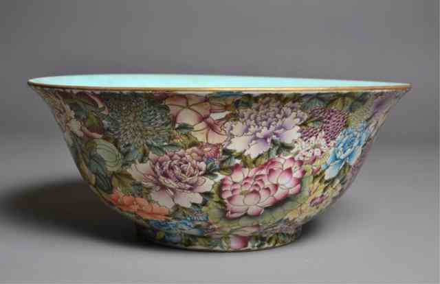 Appraisal: Large Chinese Famille Verte BowlFinely enamelled porcelain and footed bowl