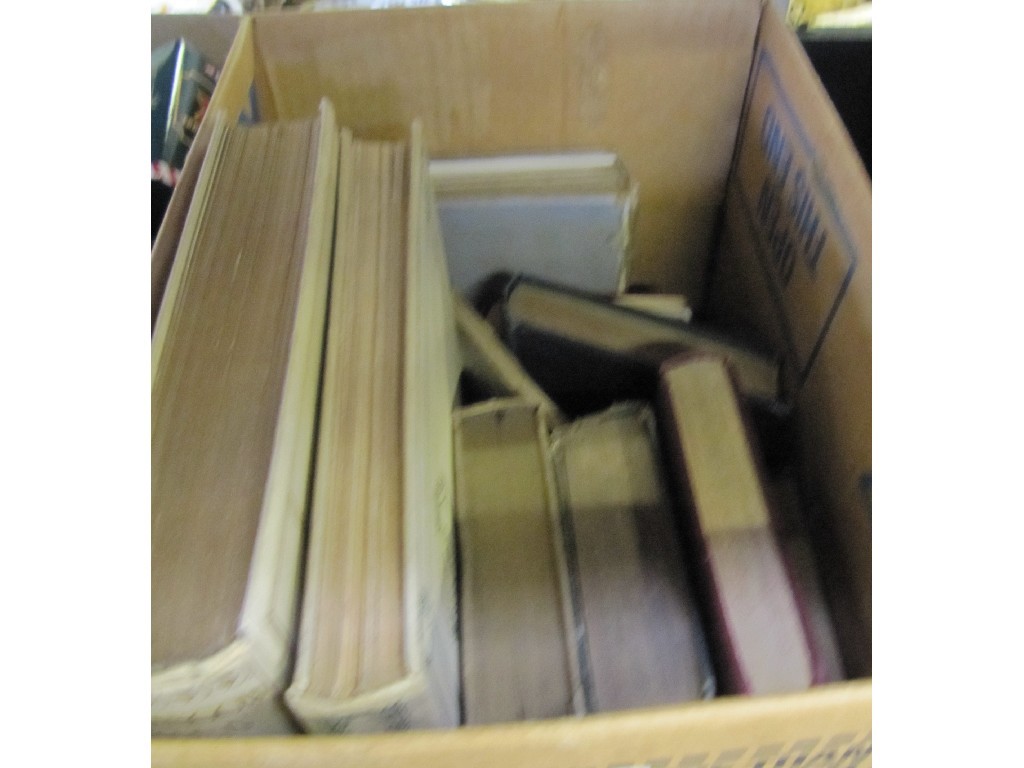 Appraisal: Box of books including 'Glasgow Men and Women' by A