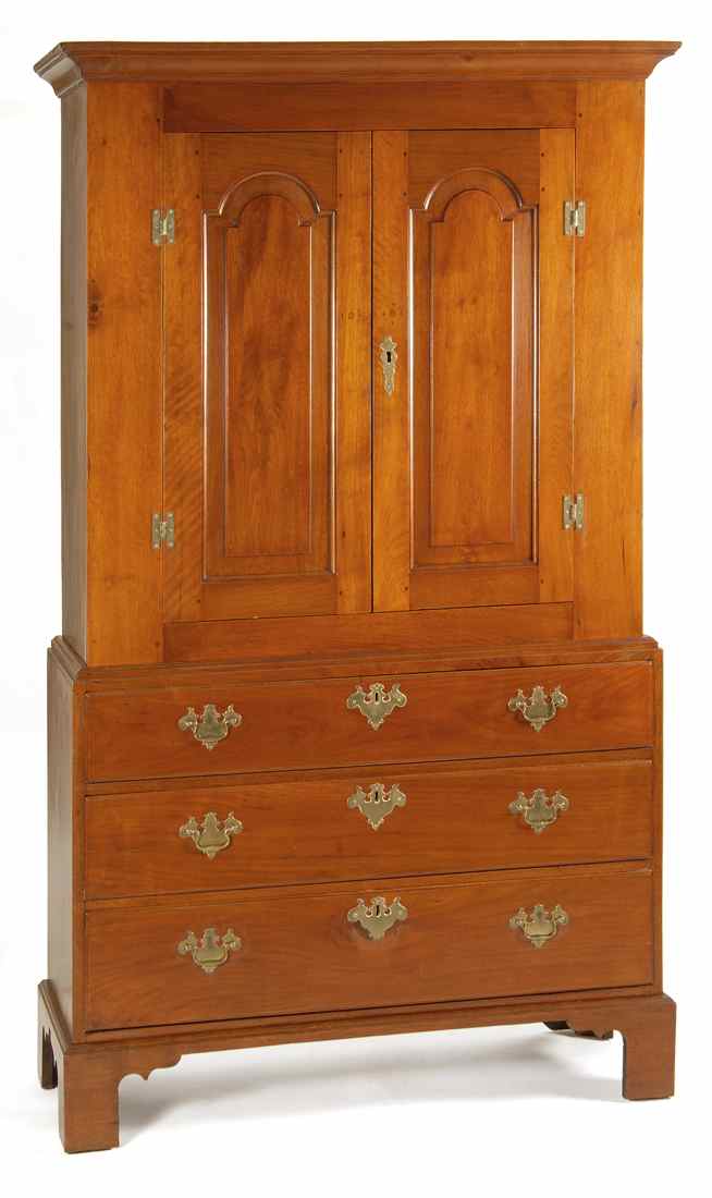 Appraisal: ANTIQUE AMERICAN LINEN PRESS Circa In walnut Probably made in