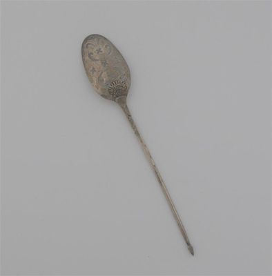 Appraisal: A George II fancy-back mote spoon with a scallop shell