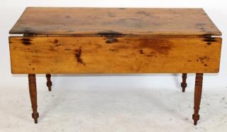 Appraisal: American primitive drop side table in pine American primitive drop