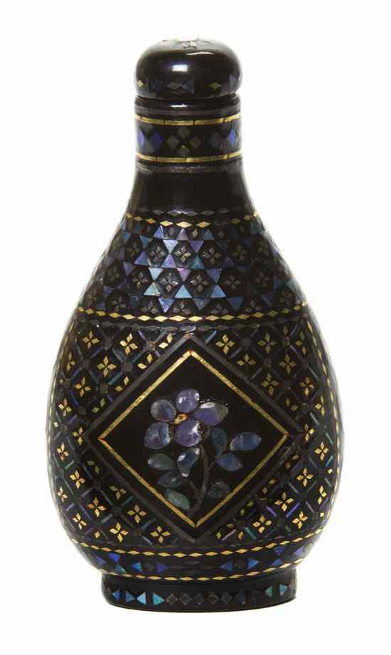 Appraisal: A Lac Burgaute Snuff Bottle of pear form with a