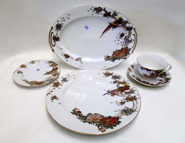 Appraisal: PIECE JAPANESE PORCELAIN CHINA SET comprised of dinner plates bread