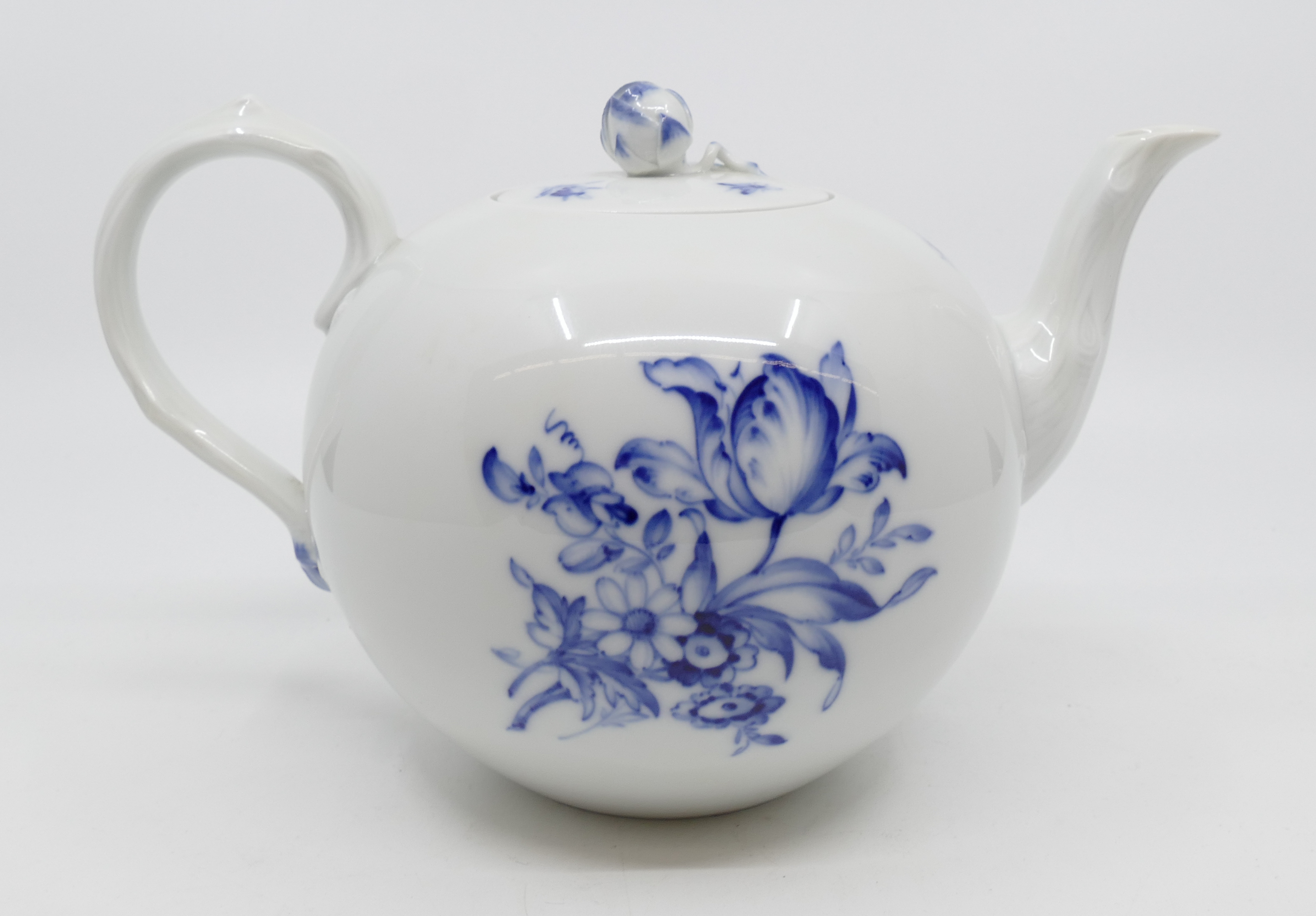 Appraisal: Meissen Blue Flowers and Insects Porcelain Teapot Rose lid finial