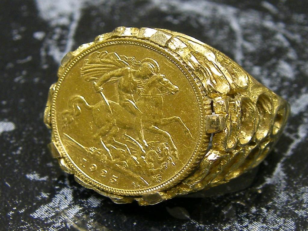 Appraisal: ct half sovereign ring gm