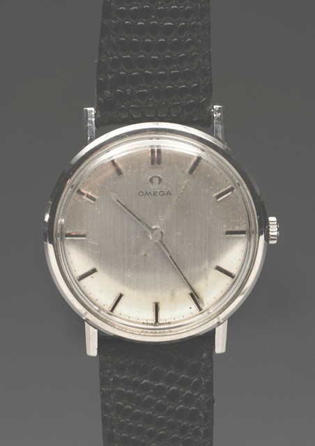 Appraisal: AN OMEGA S STEEL WRIST WATCH with leather strap