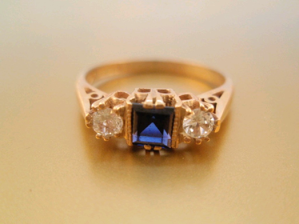 Appraisal: A ct gold blue and white stone set dress ring