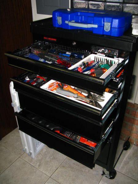 Appraisal: Kobalt Toolbox complete with tools ball bearing equipped on casters