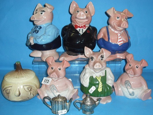 Appraisal: Wade set of Nat West Pigs and extra Woody mini