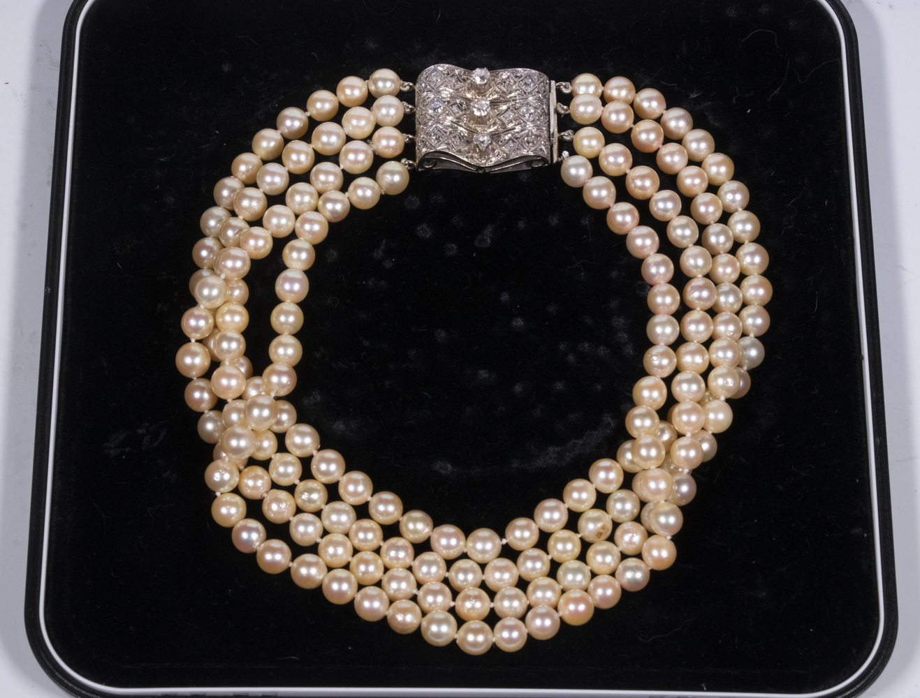 Appraisal: VINTAGE STRAND PEARL CHOKER FORM NECKLACE Fitted with mm pearls