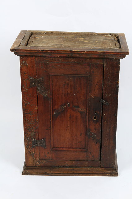 Appraisal: AN ANTIQUE ELM CUPBOARD with single panelled door cm wide