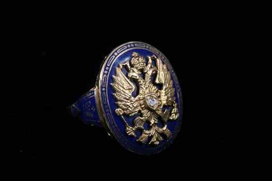 Appraisal: GENTLEMAN'S K GOLD ENAMEL AND DIAMOND RING th century spurious