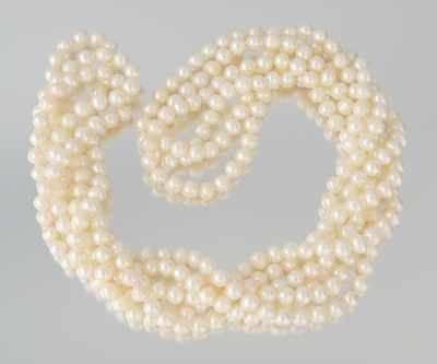 Appraisal: A Inch Long Strand of Freshwater Cultured Pearls An attractive