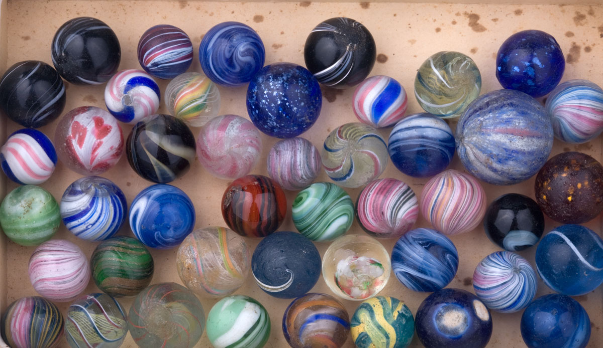 Appraisal: COLLECTION OF ONION SKIN AND SWIRL GLASS MARBLES