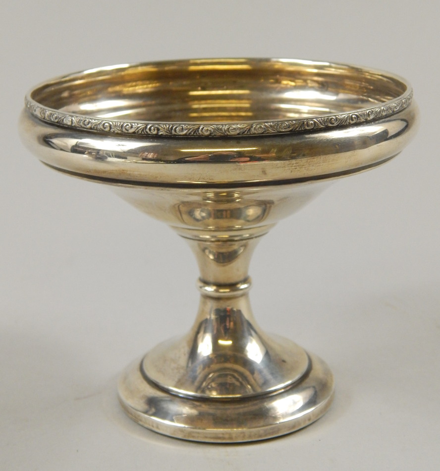 Appraisal: An Elizabeth II pedestal bowl with a decorative foliate scroll