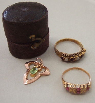 Appraisal: A Victorian ct gold imitation pearl and red gem set