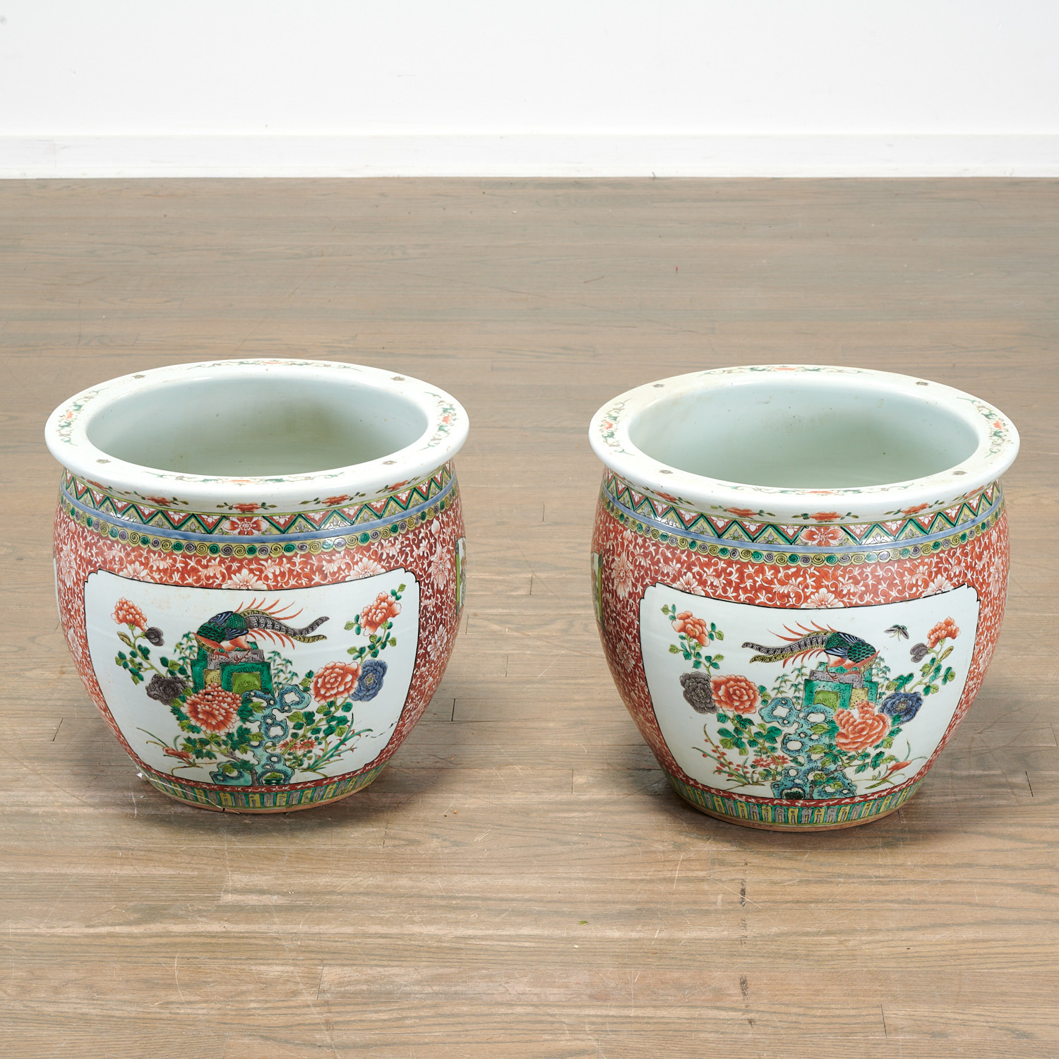 Appraisal: PAIR LARGE FAMILLE ROSE JARDINIERES Qing Dynasty th th c