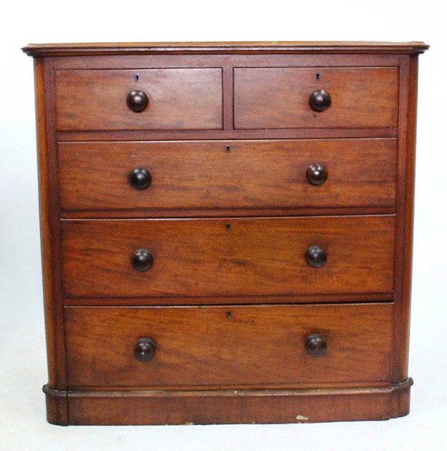 Appraisal: A VICTORIAN MAHOGANY CHEST OF TWO SHORT AND THREE LONG