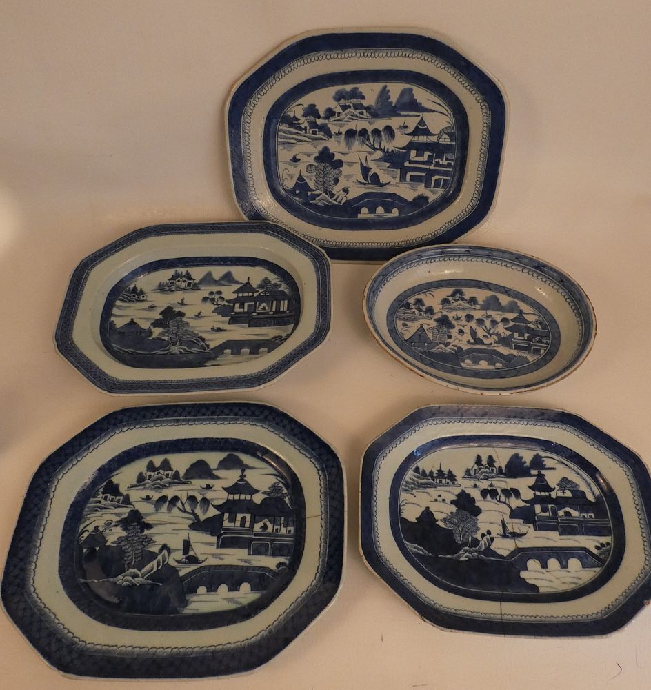 Appraisal: CHINESE CANTON SERVING PIECES pieces th century Chinese Canton to