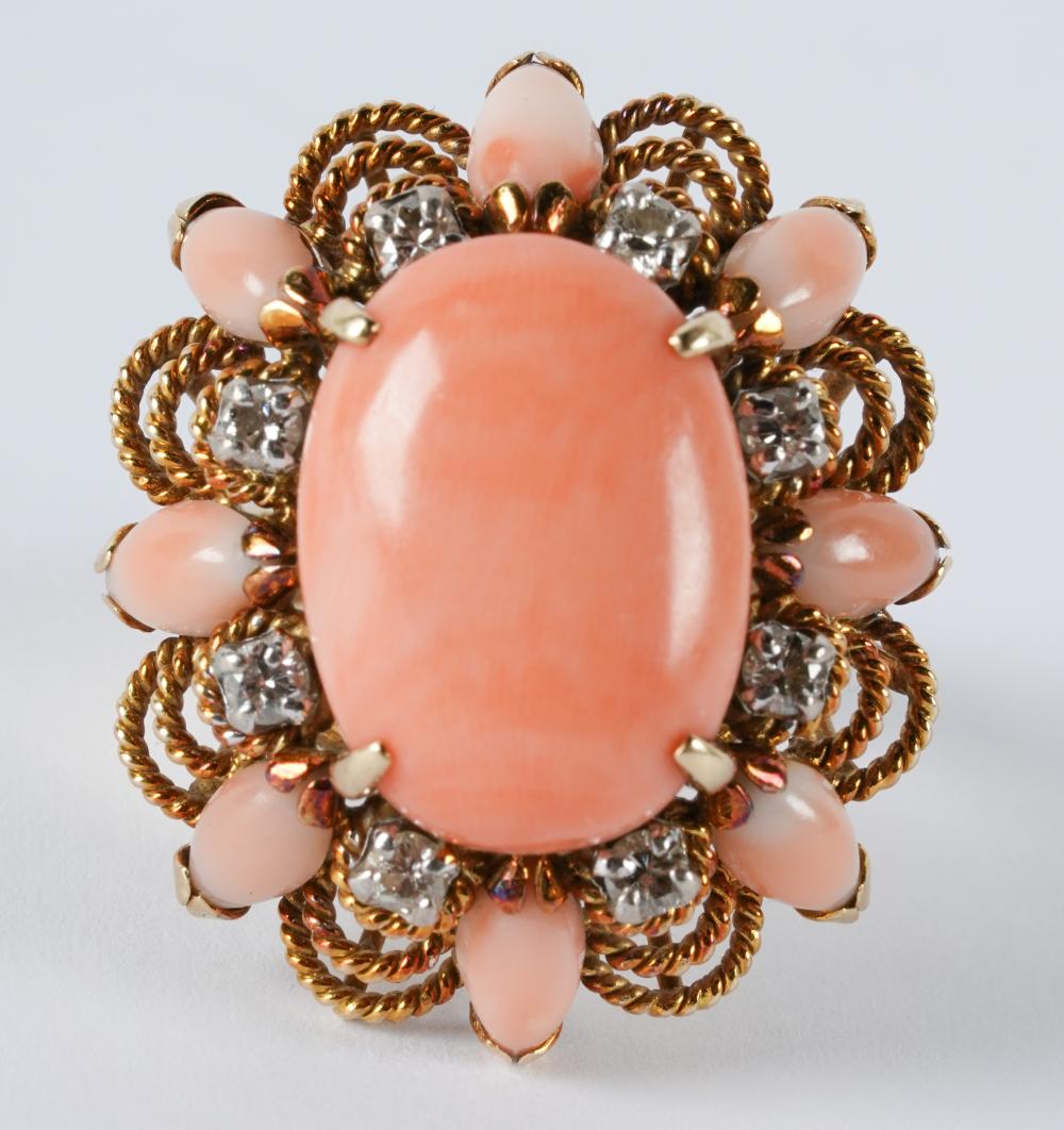 Appraisal: KARAT YELLOW GOLD DIAMOND CORAL RINGcomprising one oval cabochon cut