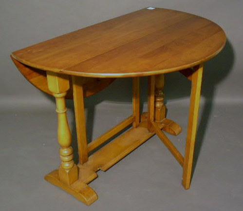 Appraisal: Cherry gate-leg table late thc h x l top h