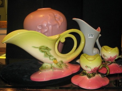 Appraisal: A COLLECTION OF FIVE PIECES OF AMERICAN ART POTTERY a