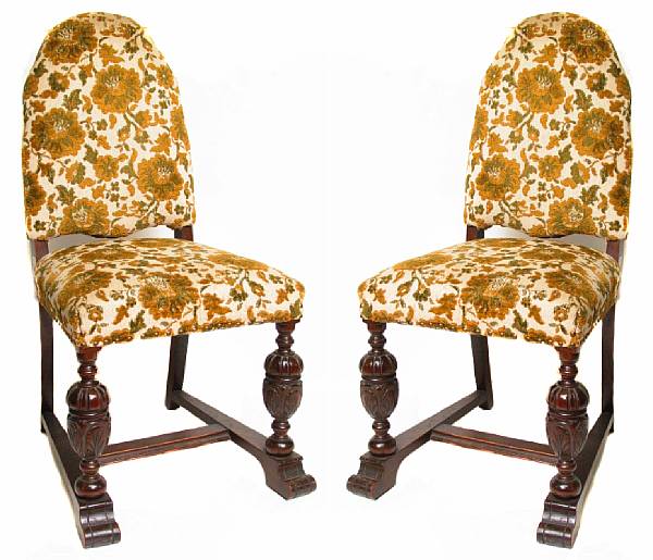 Appraisal: A set of four William amp Mary style dining chairs