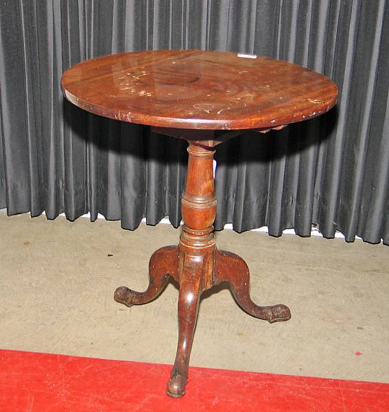 Appraisal: A George III style tilt top table