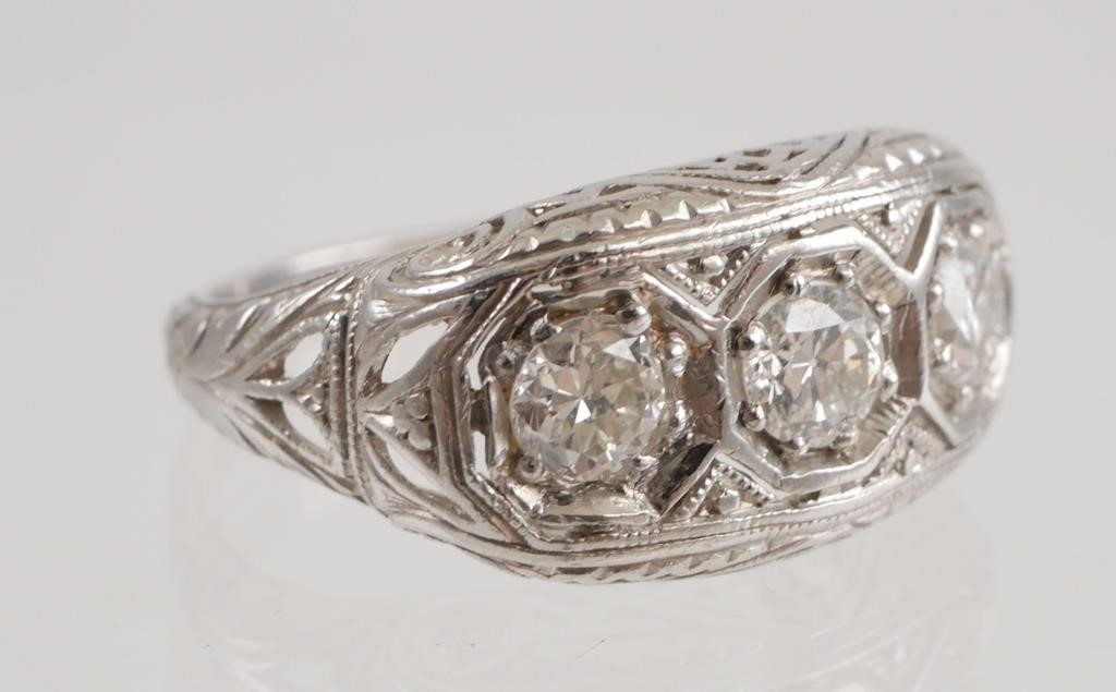 Appraisal: K GOLD ART DECO DIAMOND RINGArt Deco period ring with