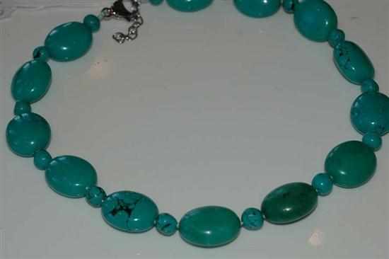 Appraisal: A TURQUOISE BEAD NECKLACE