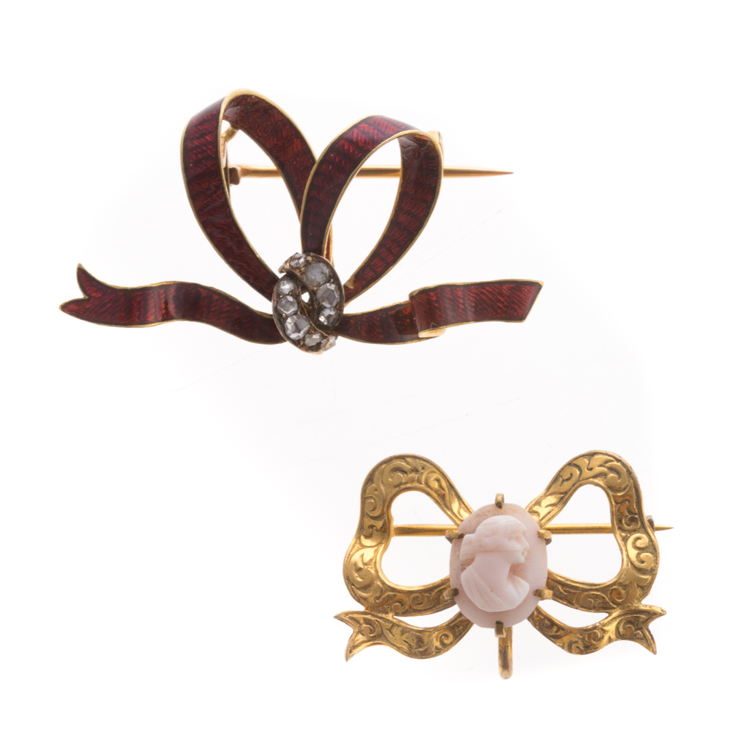 Appraisal: A Pair of Ribbon Bow Brooches in Gold Enamel K