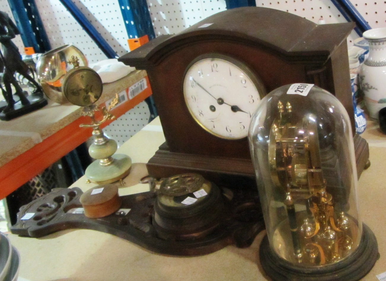 Appraisal: A quantity of collectables including a mahogany mantel clock a