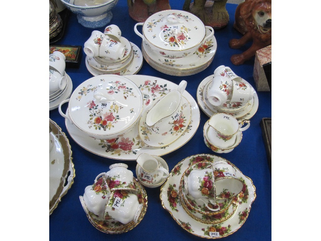 Appraisal: Royal Albert 'New Romance' tea and dinner service and Royal