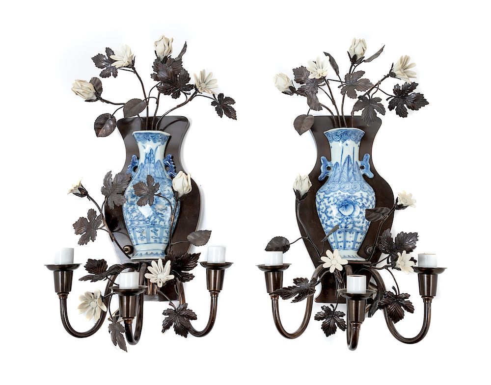 Appraisal: A Pair of Chinese Blue and White Porcelain Wall Vases